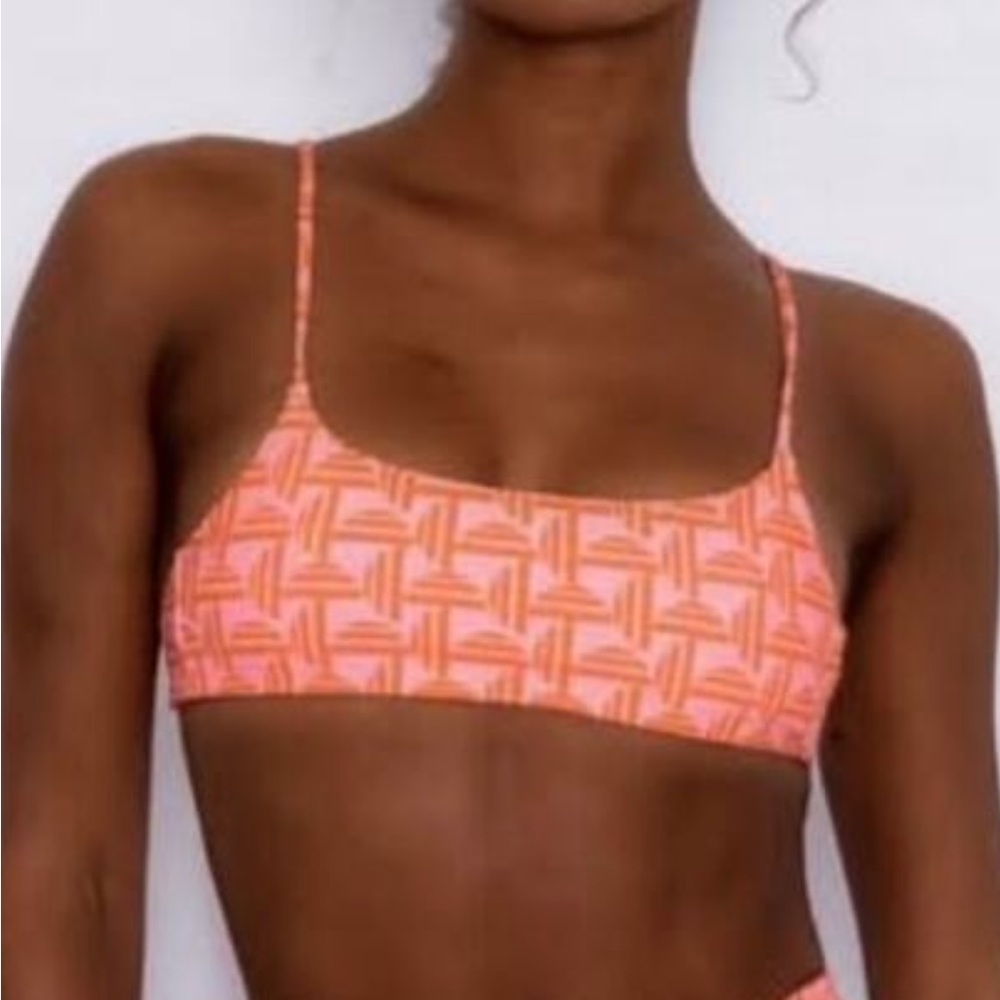 Skatie bikini top Tropicana print NWT